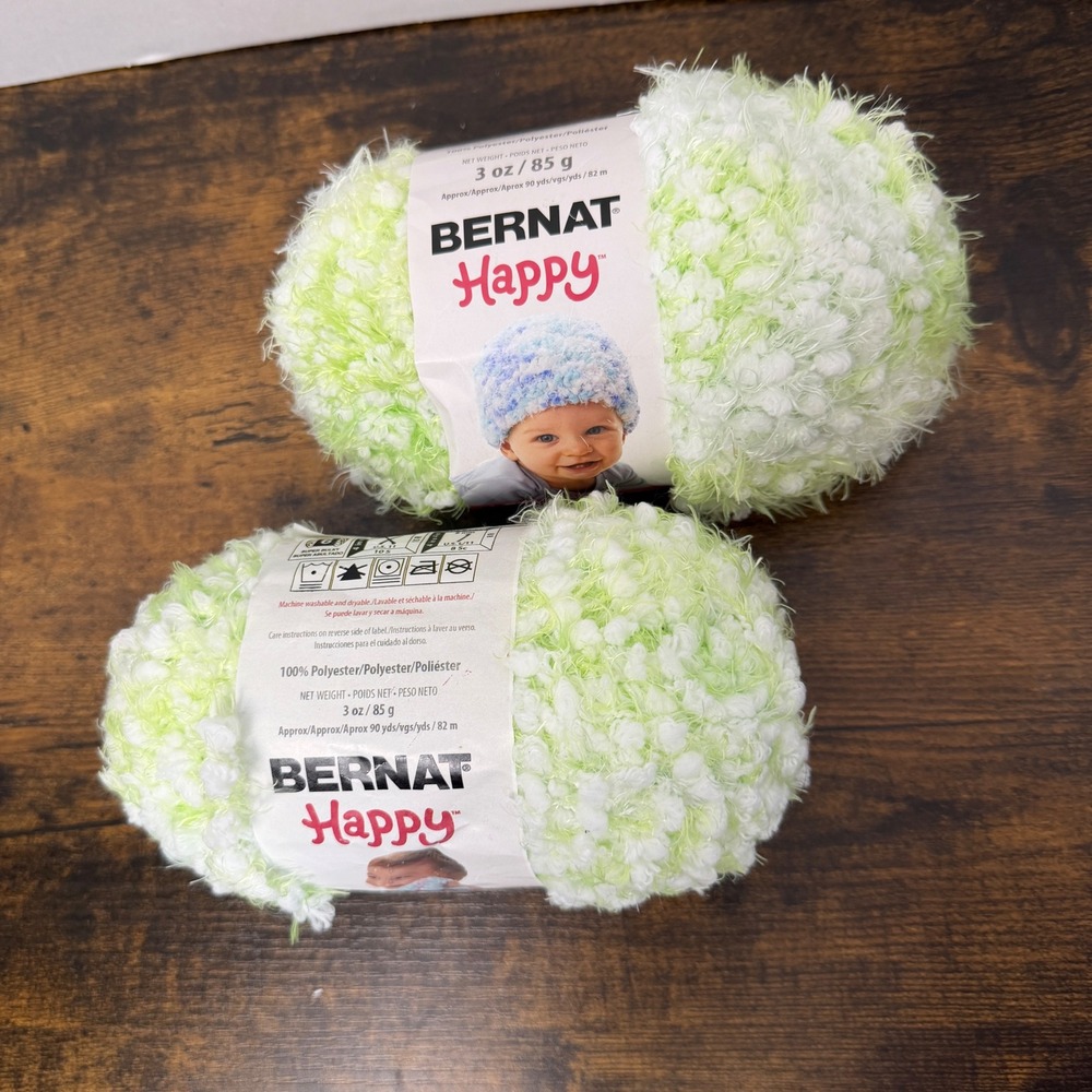 Bernat Happy Yarn 2 Skeins Green White Sweet Peas Super Bulky Polyester 161181